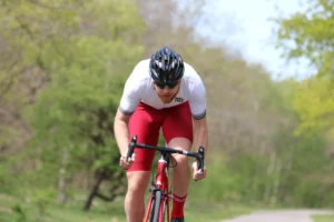 TBT Zilver fietsshirt rode fietsbroek 4