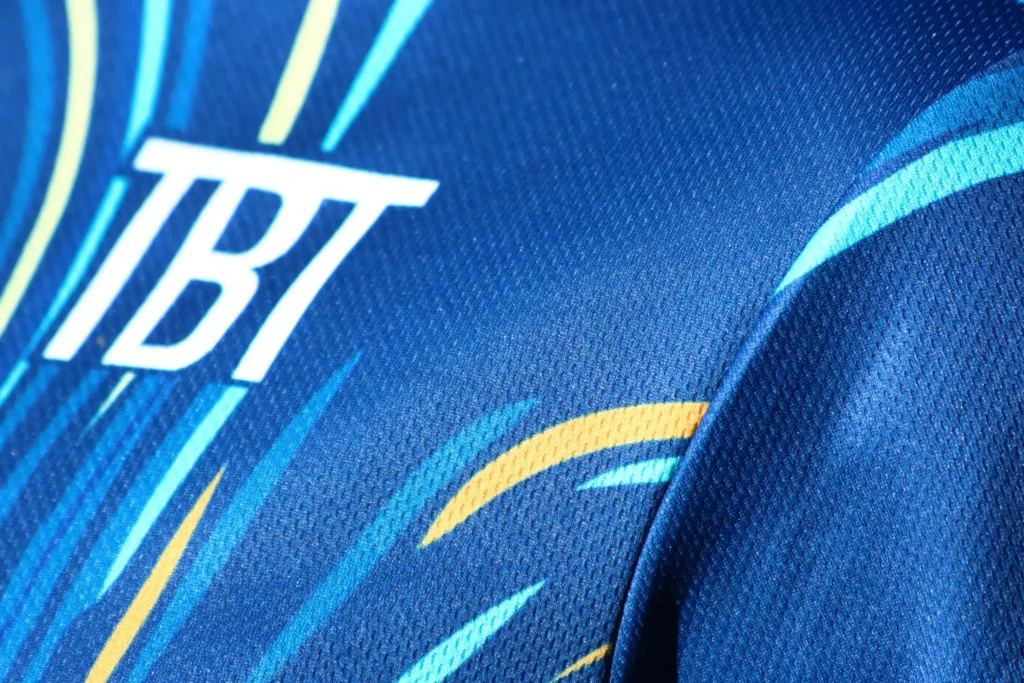 Close up shot van het TBT Classic sportshirt