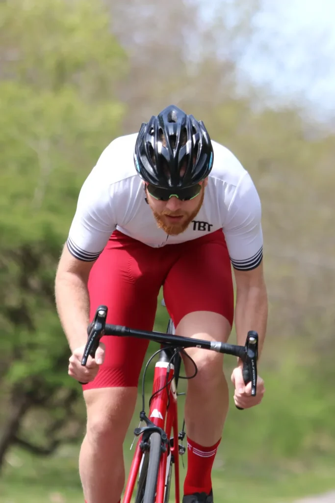 TBT Zilver fietsshirt rode fietsbroek 4