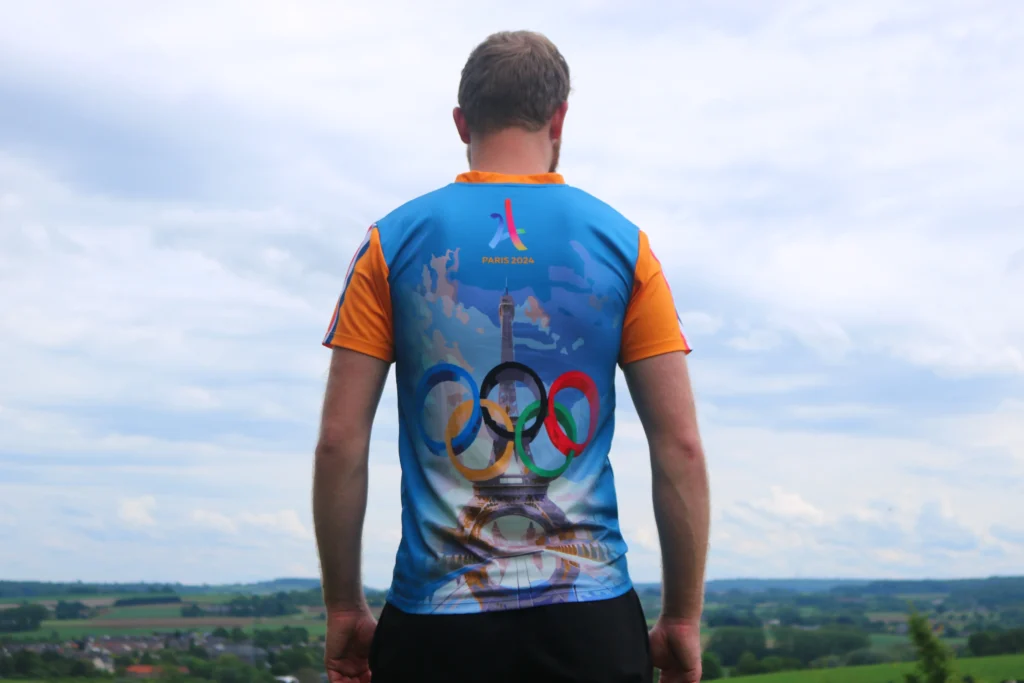 TBT Eigen ontworpen sportshirt voor de olympische spelen in parijs 2024 Achterkant