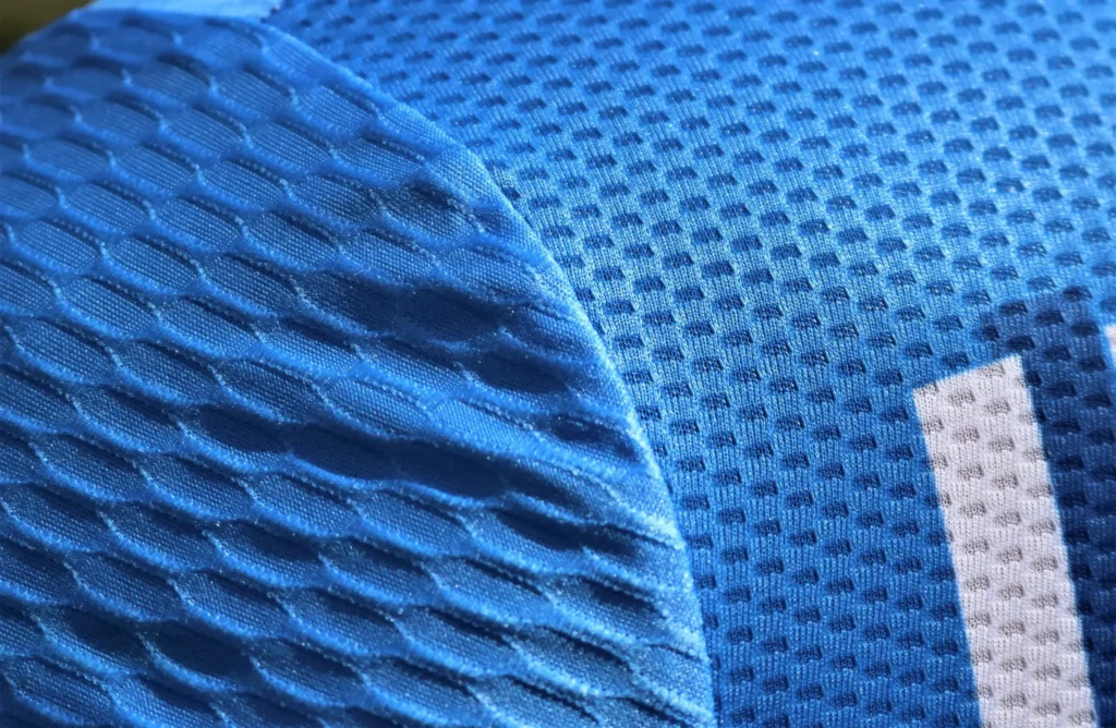 Close-up van custom Climb wielershirt