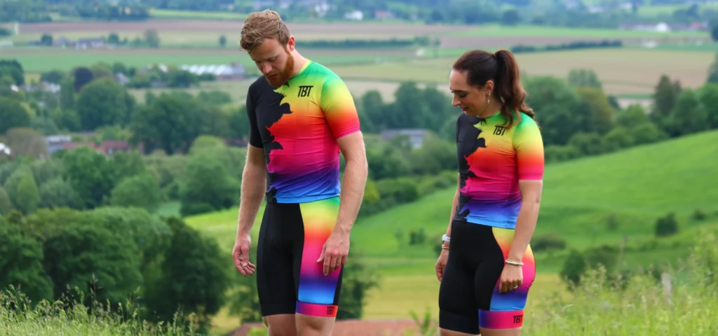 Luc en Claretta in custom wielerkleding